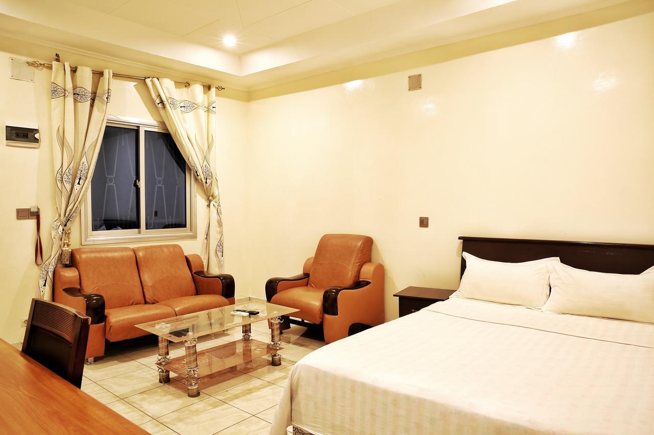 Shanghai Hotel N'Djamena Exterior photo